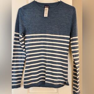 Patagonia Blue and White Striped Women’s Sweater Sz M